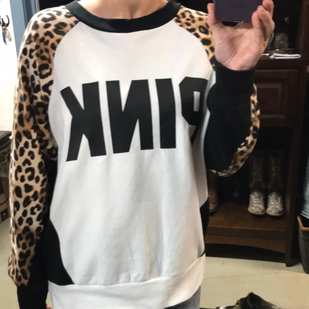 Pink Victoria’s Secret leopard long sleeve xsmall - Picture 1 of 17